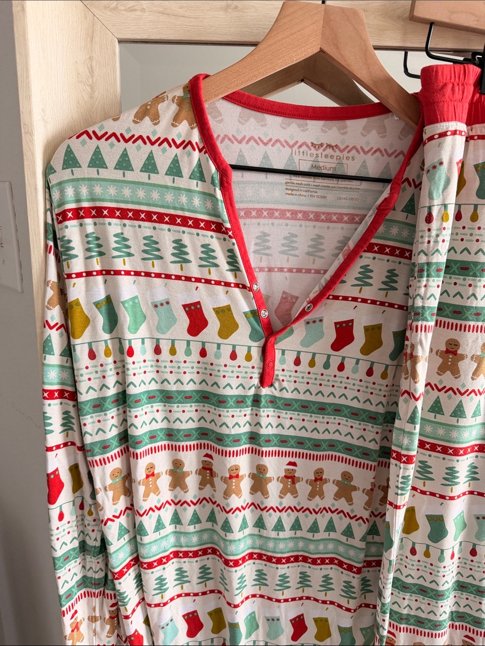 Little Sleepies Gingerbread Christmas Pajama Set Bamboo Medium - Picture 3 of 4